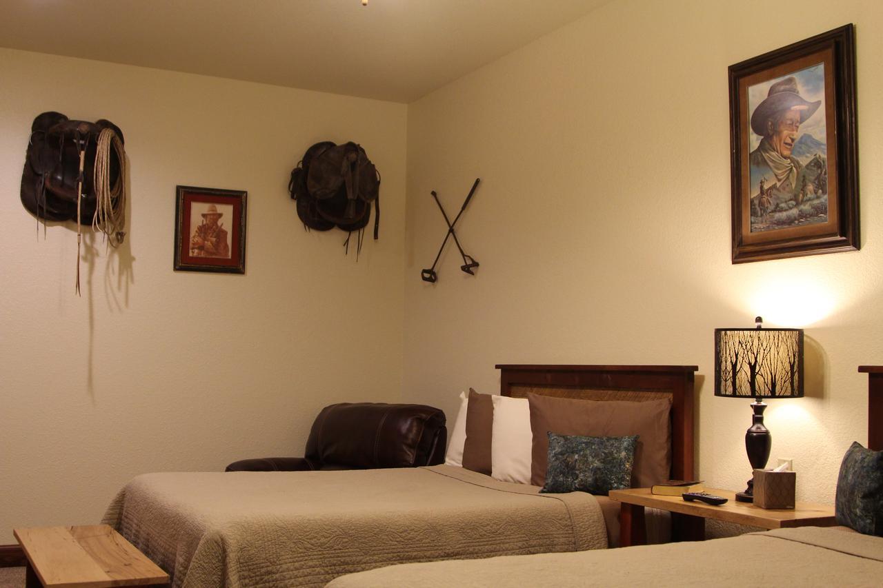 Two Hats Ranch Bed & Breakfast Big Rapids Bagian luar foto